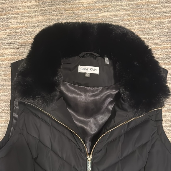 Calvin Klein vest - Picture 2 of 7